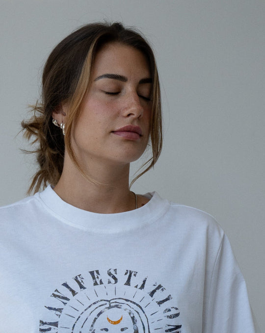 Manifestation Queen Cropped T-Shirt White